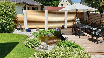 Holz Sichtschutz Granitstelen Gartenbau